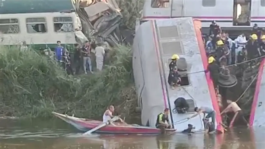 الصحة: الدفع بـ23 سيارة إسعاف إلى موقع حادث قطاري المنيا ورفع درجة التأهب الطبي