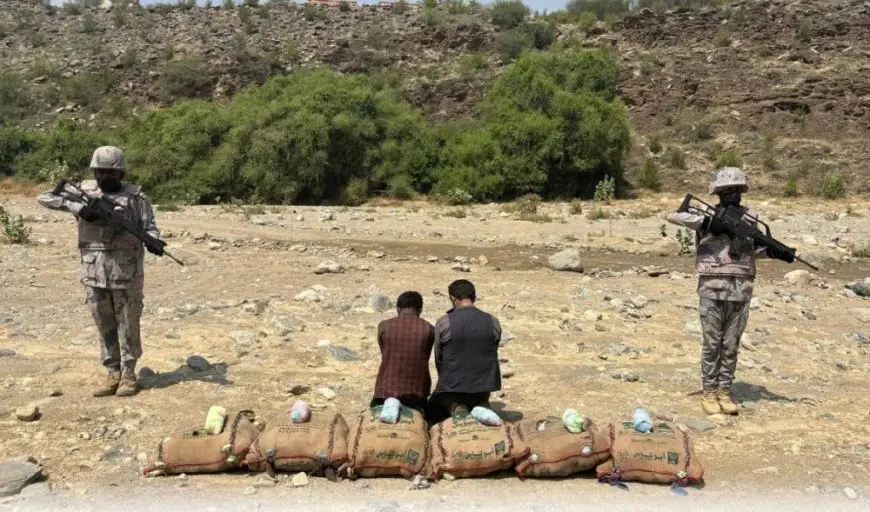 «حرس الحدود» بجازان يقبض على مخالفين لنظام الحدود لتهريبهما 140 كيلوغراما من القات