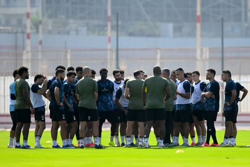 فقرة فنية خلال مران الزمالك قبل مواجهة البنك الأهلي في الدوري المصري