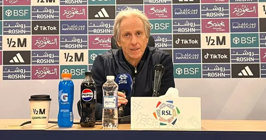 جيسوس يشيد بتبديلاته في التعادل “التاريخي” للهلال مع النصر