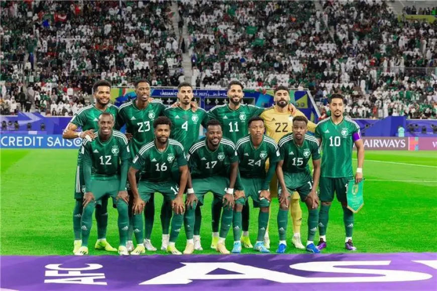 دكة بدلاء منتخب السعودية في مباراة أستراليا بتصفيات كأس العالم 2026