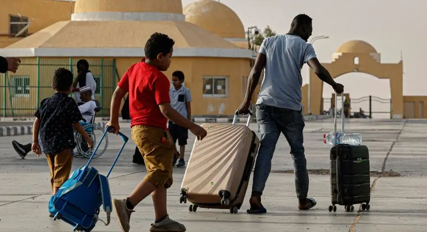 رئيس دفاع النواب يكشف موقف اللاجئين في مصر