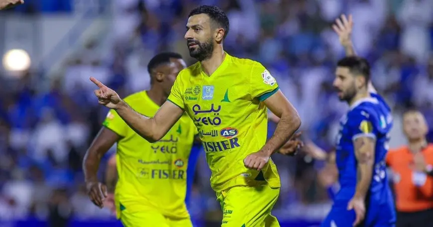 4 أرقام باهرة لمهاجم الخليج بعد هز شباك الهلال