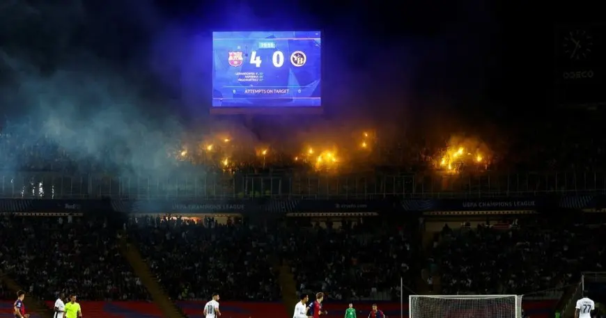 برشلونة يُعاقب جمهوره بإغلاق المدرجات