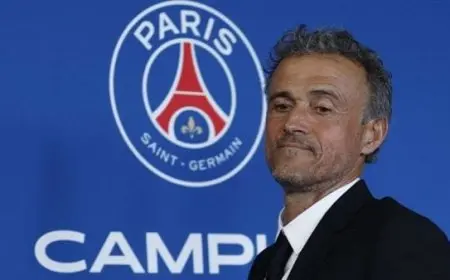 رسمياً.. باريس سان جيرمان يفاجئ الجميع بالتوقيع مع نجم الأهلي لمدة موسمين!