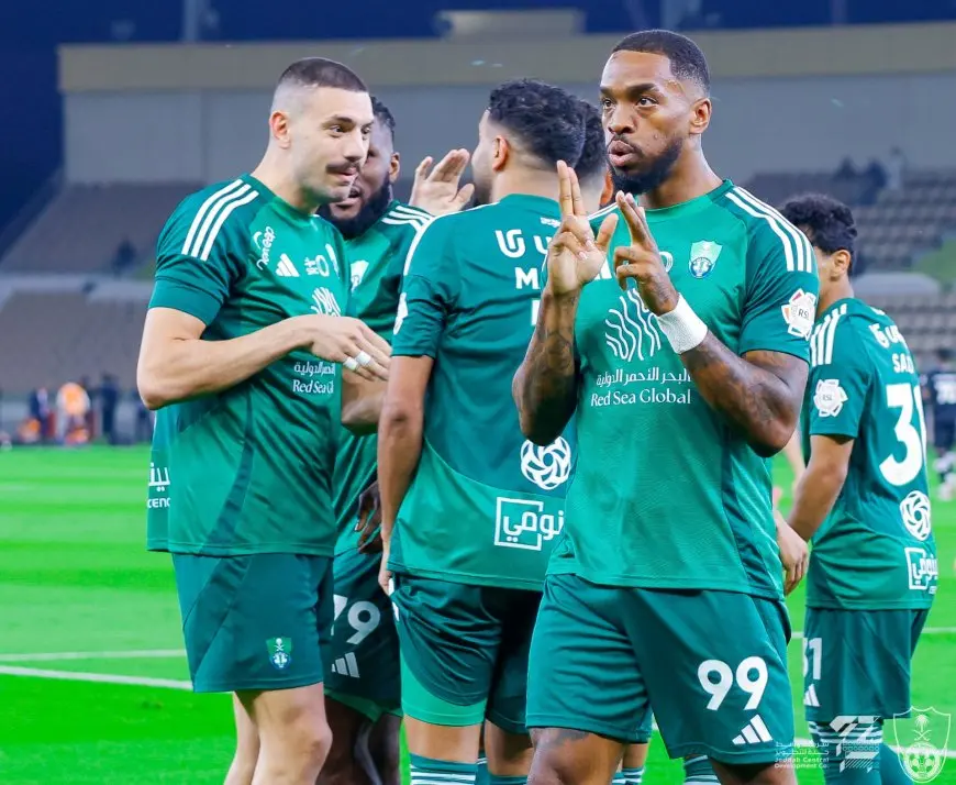 أهلي جدة يكتسح الشباب بثلاثية في الدوري السعودي