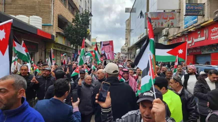 استقبال شعبي للملك عبدالله الثاني في الأردن بعد عودته من أمريكا.. صور