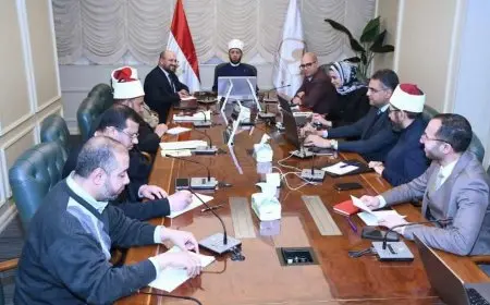 وزير الأوقاف يتابع إجراءات إطلاق منصة الأوقاف الرقمية مع قيادات الوزارة