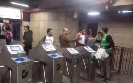 المترو: توزيع 150 ألف وجبة خفيفة لإفطار الركاب بالتعاون مع بنك الطعام المصري