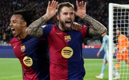 إنييغو مارتينيز مدافع برشلونة يدخل قائمة ذهبية في الليغا