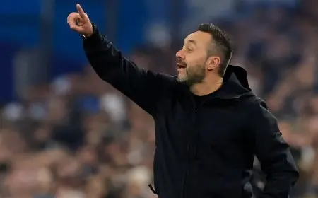 لاعبو مارسيليا يُمنعون من العودة إلى منازلهم بسبب دي زيربي