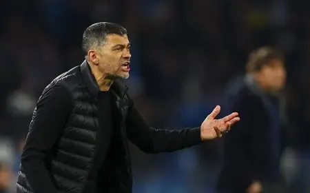 هل يتجه ميلان لإقالة مدربه سيرجيو كونسيساو؟