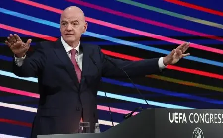 إنفانتينو يرغب في عودة روسيا إلى كرة القدم العالمية قريباً