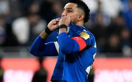 الدوسري لكتابة التاريخ مع الهلال ضد النصر