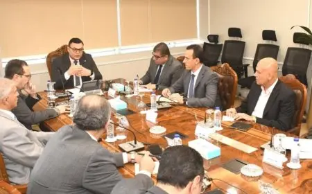 وزير الإسكان يوجه بتكثيف الزيارات الميدانية لضمان الانتهاء من المشروعات في مواعيدها