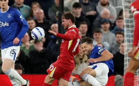 إيفرتون يُدين التهديدات ضد تاركوفسكي بعد ديربي ميرسيسايد