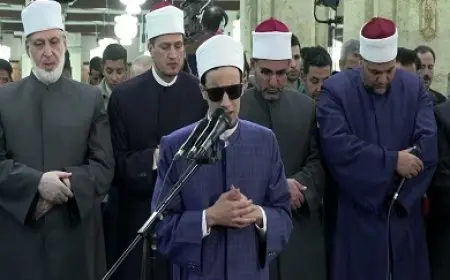 خطف القلوب بصوته في التراويح.. الشيخ محمد أحمد حسن لـ«الشروق»: دخلت الأزهر لأول مرة إماما وأحلم بالتدريس فيه