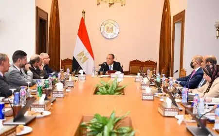 وزير الخارجية يجتمع مع مجلس إدارة هيئة تمويل مباني وزارة الخارجية في الخارج