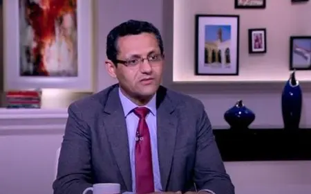 نقيب الصحفيين يُعلن موعد ومكان عزاء شقيقته في القاهرة