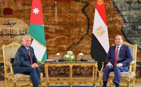 السيسي يلتقي العاهل الأردني على هامش القمة الثلاثية بالقاهرة