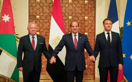 ماكرون ينشر صورة القمة الثلاثية: صوت السلام هو الخيار الممكن