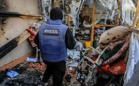 مرصد الأزهر يدين استهداف إسرائيل خيمة الصحفيين في غزة: محاولة يائسة لإسكات صوت الحقيقة