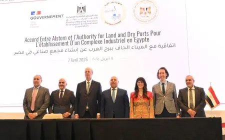 وزير النقل والاقتصاد الفرنسيان يشهدان توقيع عقد لإنشاء مركز صناعي لشركة ألستوم في برج العرب