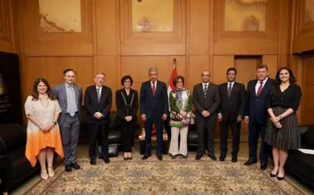 وزير السياحة والآثار يبحث مع وزيرة الثقافة الفرنسية أوجه التعاون الثنائي بين البلدين