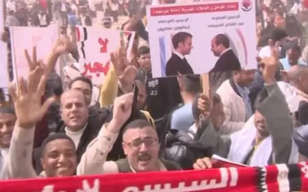 لقاء الرئيس السيسي وماكرون في العريش وسط حشود شعبية كبيرة