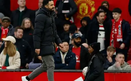 مانشستر يونايتد “المتراجع محلياً” يتوجه إلى آسيا بحثاً عن الأموال