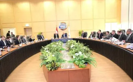 وزير النقل يناقش مع السفير السويدي إعداد الدراسات لخطة تشغيل مشروع الأتوبيس الترددي