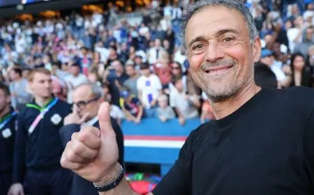 إنريكي يدخل “نادي الـ100” مع باريس سان جيرمان في مواجهة أستون فيلا