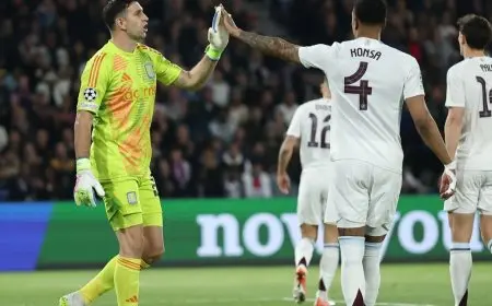 جماهير سان جيرمان تهاجم مارتينيز حارس أستون فيلا بصيحات الاستهجان