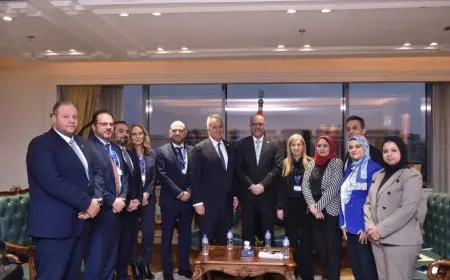 وزير العمل يتباحث مع وزير الهجرة واللجوء اليوناني بشأن تنفيذ اتفاقية تشغيل العمالة المصرية الموسمية