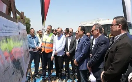 رئيس الوزراء يزور مشروع ازدواج طريق أسيوط- ديروط الزراعي ويستعرض تقدم الأعمال