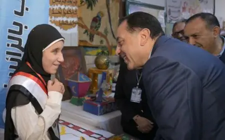 مدبولي يوزع 22 مقعداً متحركاً كهربائياً لذوي الهمم ويشدد على اهتمام الدولة بهم