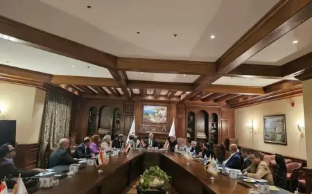 اجتماع موسع لحزب الجبهة الوطنية بحضور قياداته لبحث دعم المشاريع الصغيرة