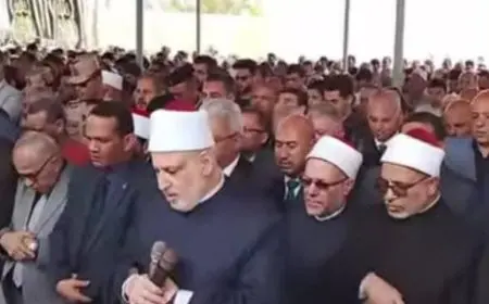قيادات الأزهر يشاركون في صلاة الجنازة على والد رئيس الجامعة