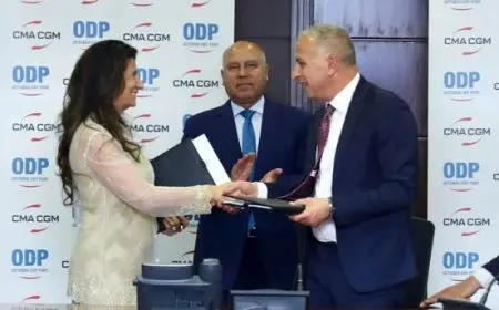 وزير النقل يرعى توقيع شراكة استراتيجية بين شركة CMA CGM الفرنسية وميناء أكتوبر الجاف