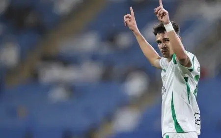 الدوري السعودي: الأهلي يتقدم إلى المركز الرابع مؤقتاً بفوز على الرائد بهدفين