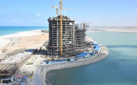 وزير الإسكان: استكمال جميع أعمال الهيكل الخرساني لـ15 برجاً من الأبراج الشاطئية في العلمين الجديدة