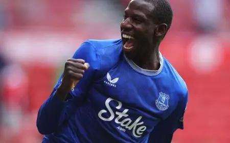 إيفرتون يحطم سلسلة انتصارات نوتنغهام بهدف دوكوري الحاسم