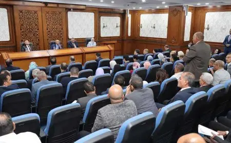 وزير الصناعة والنقل يناقش تحديات المناطق الصناعية في الأقصر وأسوان مع المحافظين والمستثمرين وسبل معالجتها