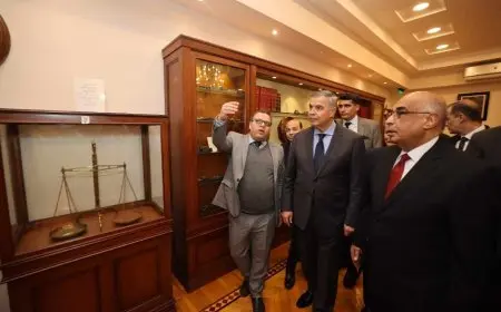 وزير العدل يدشّن فرعين للتوثيق في الإسكندرية ويقوم بجولة في محكمة استئناف الإسكندرية