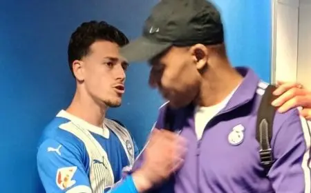 مبابي يقدم اعتذاره للاعب ألافيس بعد تلقيه الطرد الرابع في تاريخه الرياضي