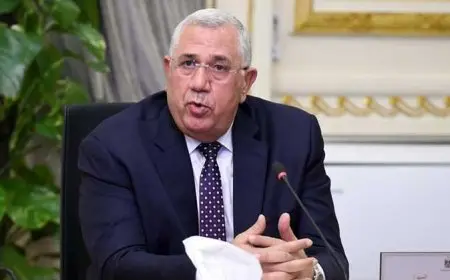 وزير الزراعة السابق وأمين عام حزب الجبهة يحصل على ترخيص لإنشاء مؤسسة خيرية في سمنود