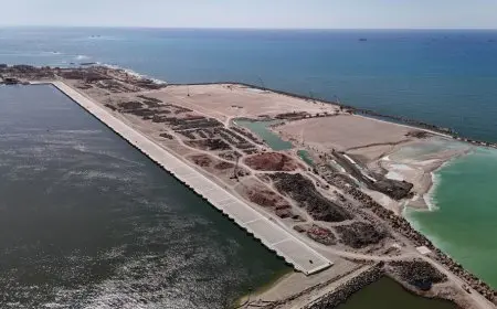 النقل تكشف عن أحدث الصور الجوية لمشروع إنشاء محطة تحيا مصر 2 في ميناء الدخيلة