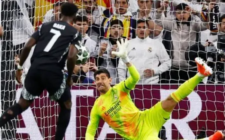 كورتوا يوجه انتقادات لزملائه بعد الخروج من البطولة أمام أرسنال ويعبر عن أسفه لخوسيلو