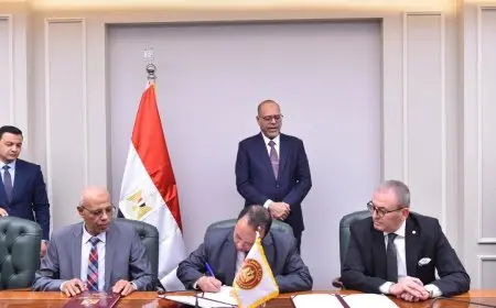 توقيع اتفاقية تعاون بين وزارة العمل وغرفة صناعة الملابس لتلبية احتياجات القطاع