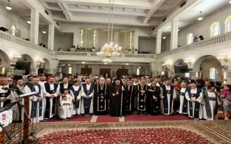 بطريرك الأقباط الكاثوليك يقود صلوات خميس العهد في الفجالة